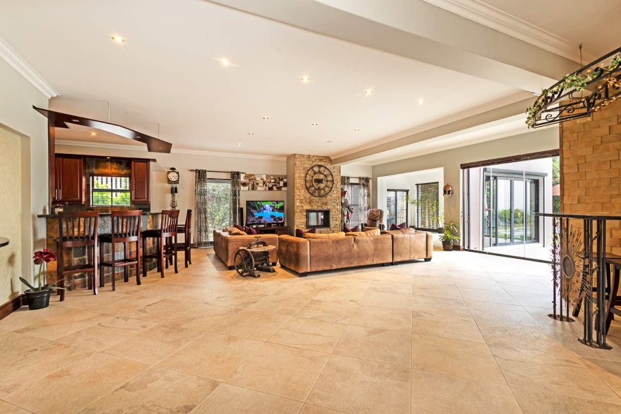 13 Bedroom Property for Sale in Plattekloof Western Cape